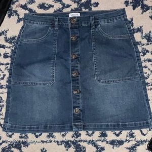 Denim skirt with front and back pockets